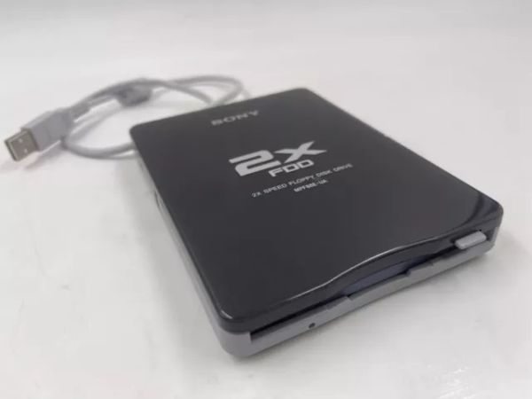 Дисковод для гибкого магнитного диска (дискеты) Sony USB Floppy Disk Drive 2X Speed FDD White Compac